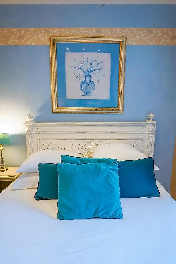 ***  Hotel Relais Du Postillon France