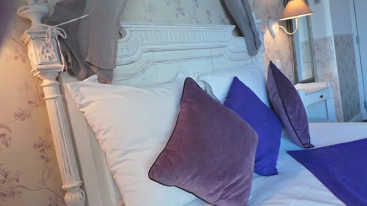 Hotel Relais Du Postillon 3*, Antibes