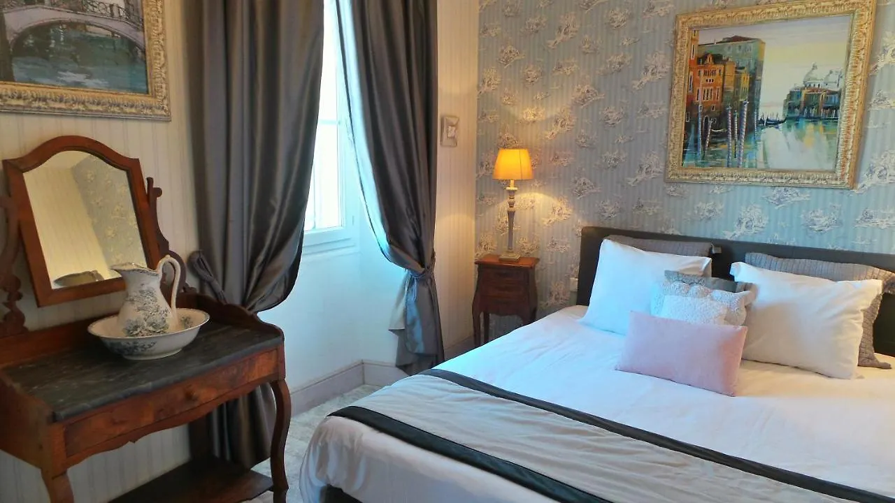 Hotel Relais Du Postillon 3*, Antibes France