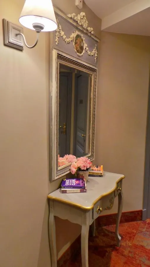 Hotel Relais Du Postillon 3*, Antibes France