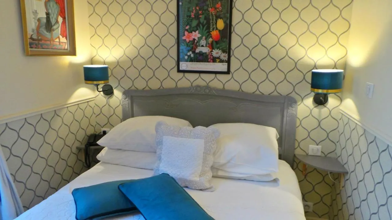 Hotel Relais Du Postillon  Antibes